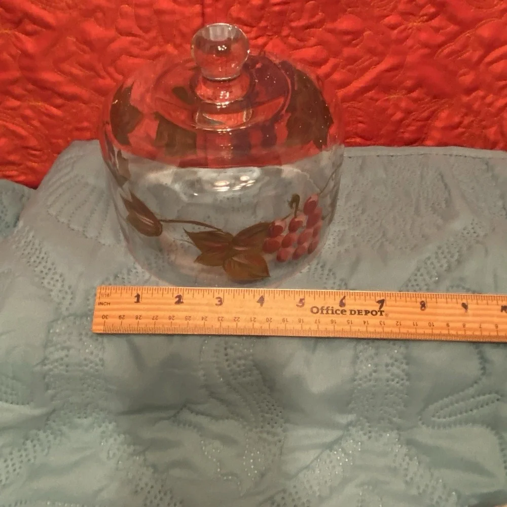 Vintage Clear Glass Round Cheese/butter Cloche Hand‎ Painted Grape Design